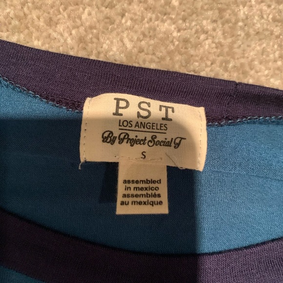 Top - Picture 2 of 2